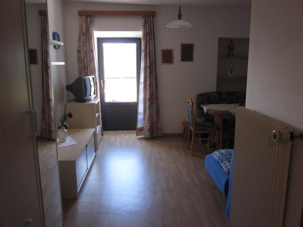 Gasthof Zum Roessl San Genesio Atesino Luaran gambar